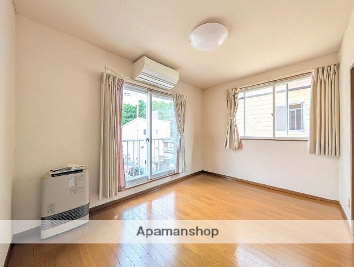 秋田県秋田市新屋寿町の賃貸アパート5の居間