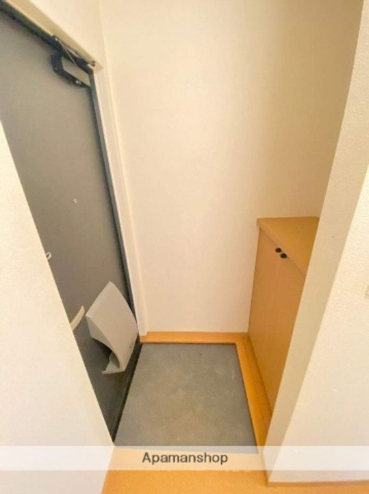 秋田県横手市追廻1丁目の賃貸アパートの玄関