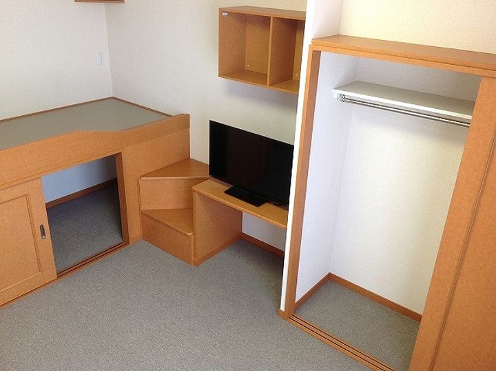 レオパレス未来206の居間