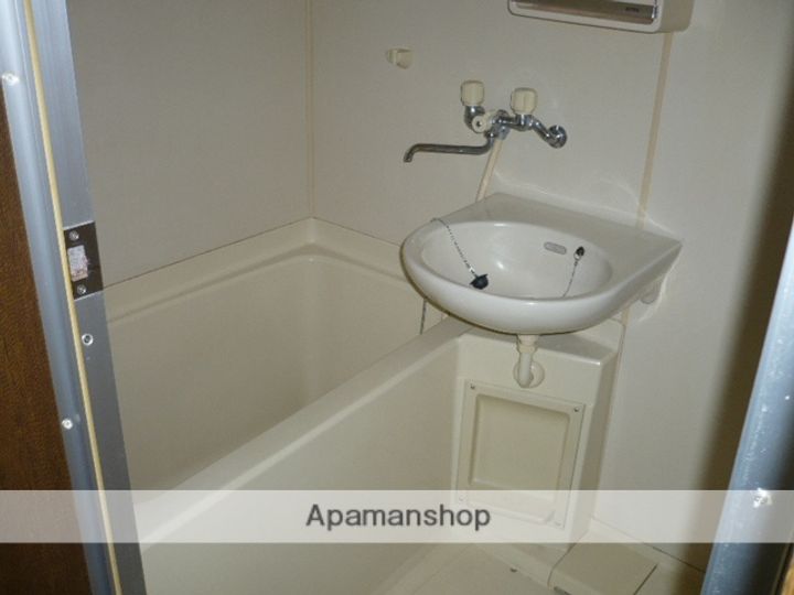 秋田県秋田市牛島西2丁目の賃貸アパート103の風呂