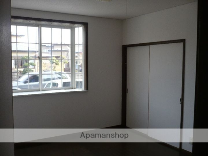 秋田県秋田市牛島西2丁目の賃貸アパート103の居間