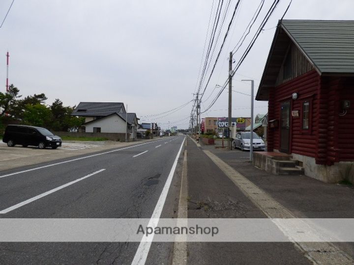 サンパレス岩城の周辺