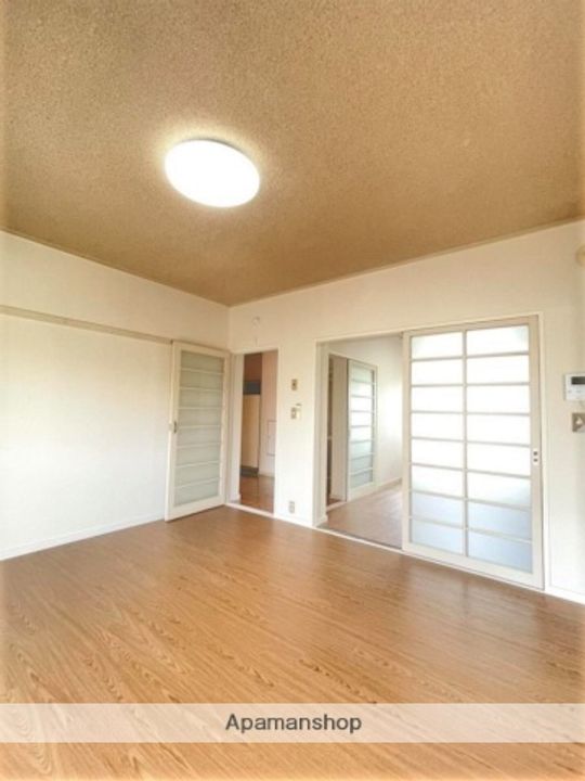 秋田県秋田市川元小川町の賃貸マンションの内装