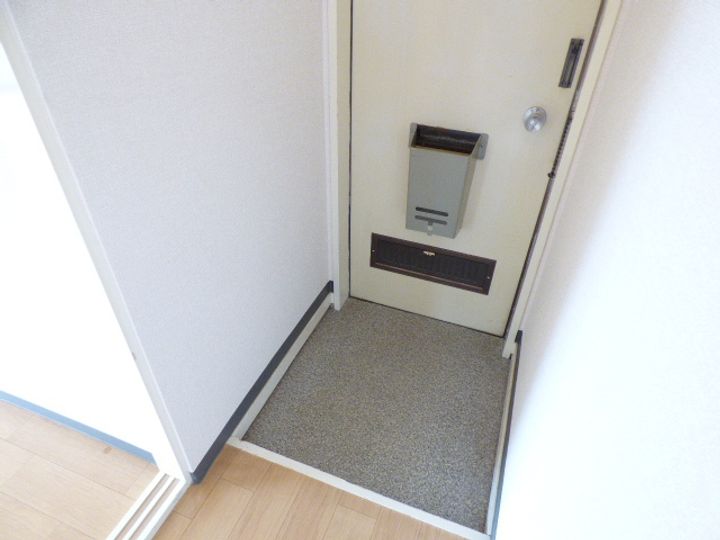 レジデンスKの玄関