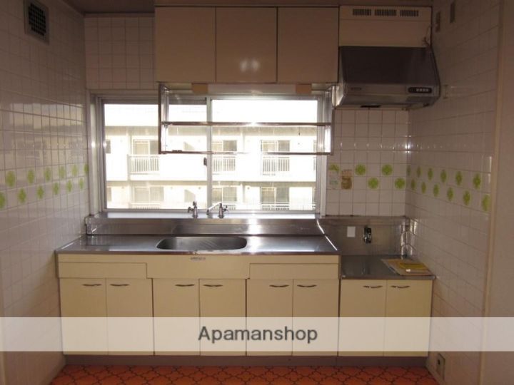 秋田県秋田市川元小川町の賃貸マンションのキッチン