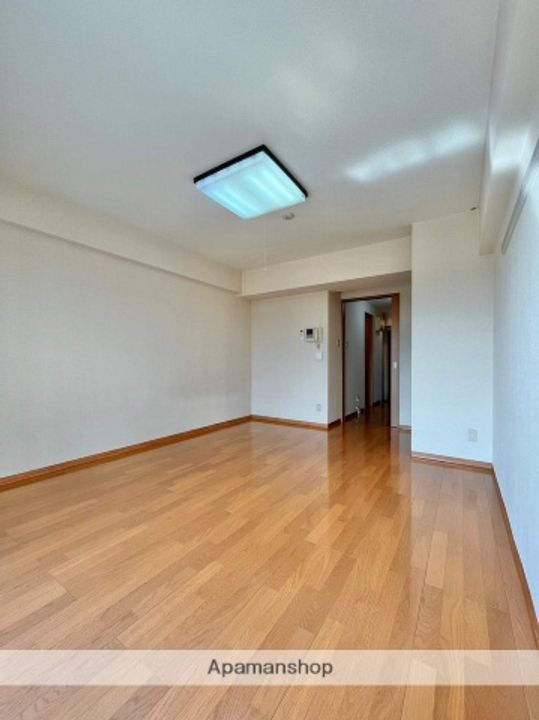 秋田県秋田市御所野元町3丁目の賃貸マンション504の居間