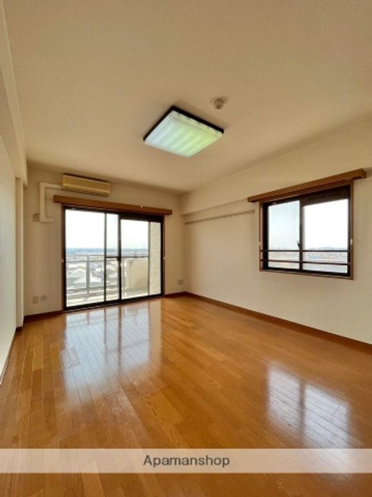 秋田県秋田市御所野元町3丁目の賃貸マンション501の居間