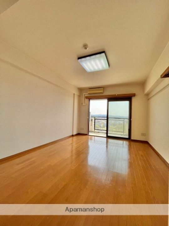 秋田県秋田市御所野元町3丁目の賃貸マンション501の居間