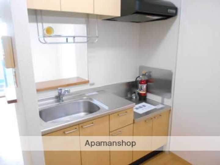 秋田県秋田市広面字釣瓶町の賃貸アパート101のキッチン