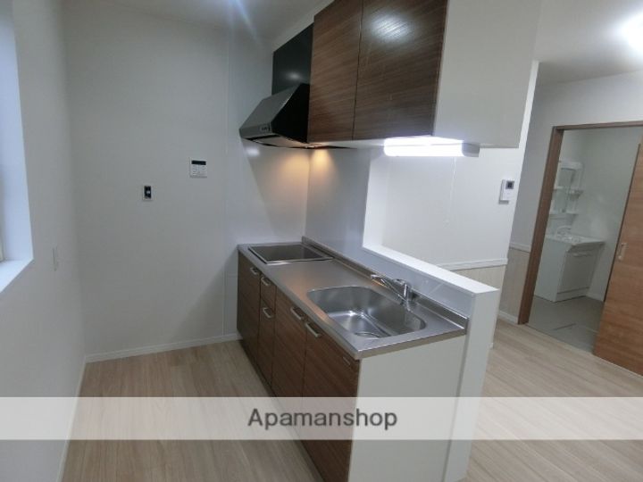 秋田県秋田市南通亀の町の賃貸アパートのキッチン