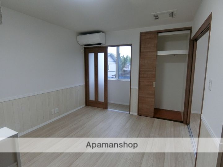 秋田県秋田市南通亀の町の賃貸アパートの内装