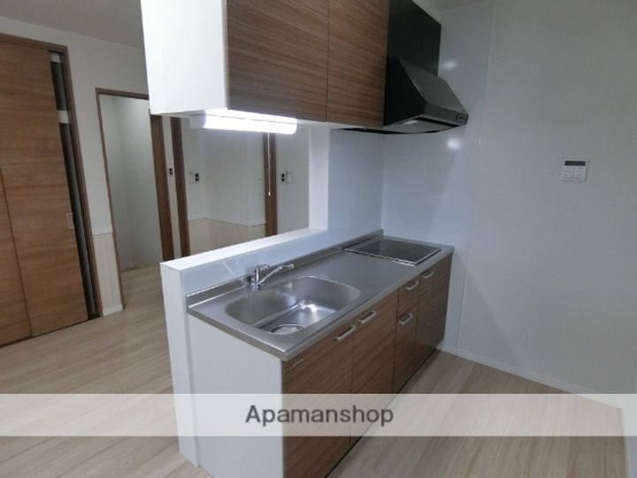 秋田県秋田市南通亀の町の賃貸アパートのキッチン