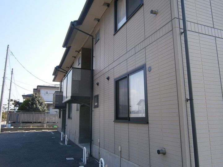 セジュール泉三嶽根の外観