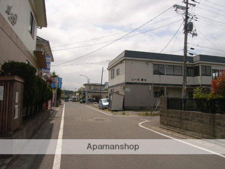 秋田県由利本荘市薬師堂字谷地の賃貸アパートの周辺