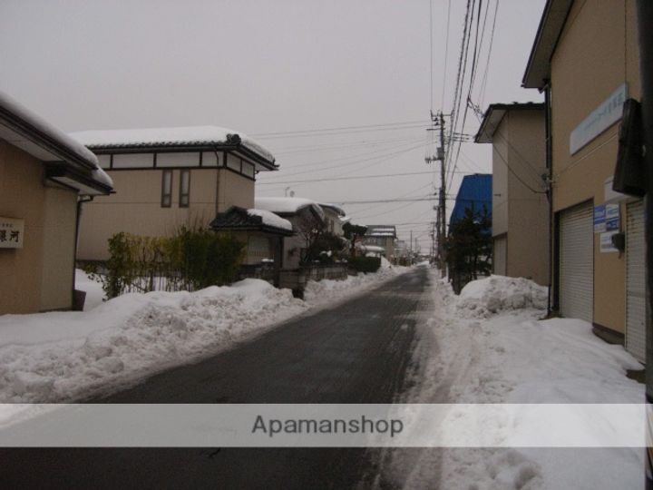 秋田県由利本荘市小人町の賃貸アパートの周辺
