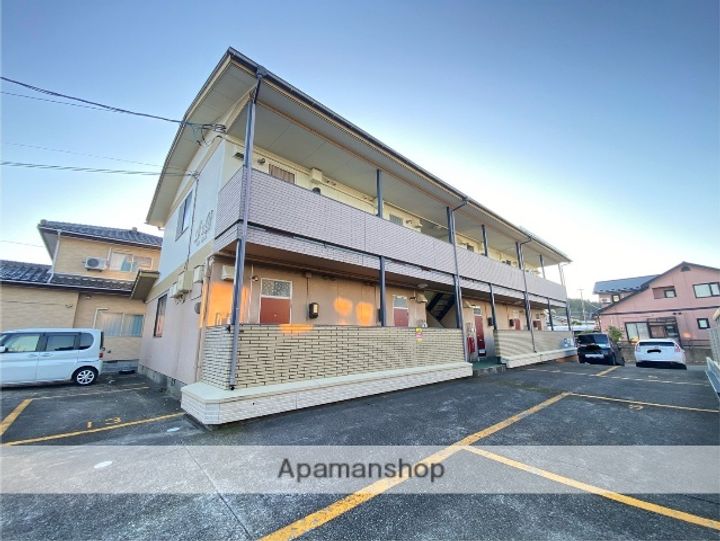 秋田県由利本荘市薬師堂字谷地の賃貸アパートの外観