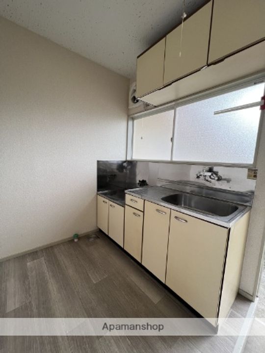 秋田県由利本荘市二番堰の賃貸アパートのキッチン