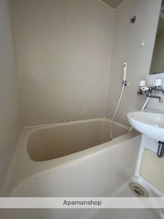 秋田県由利本荘市二番堰の賃貸アパートの風呂