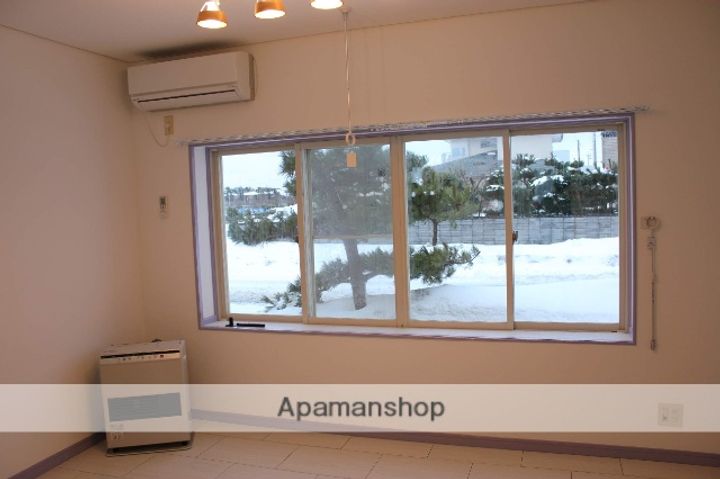 メゾン・ド・アリス101の居間