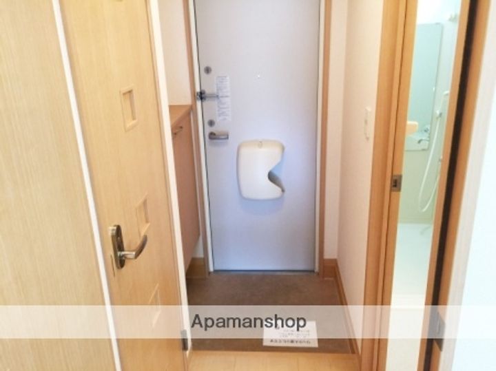 グランモア手形山102の玄関