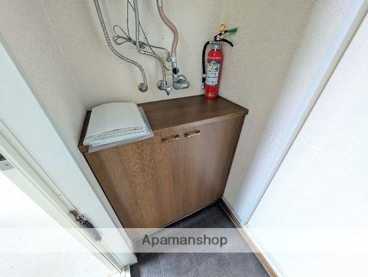 シャインパーク楢山102の玄関