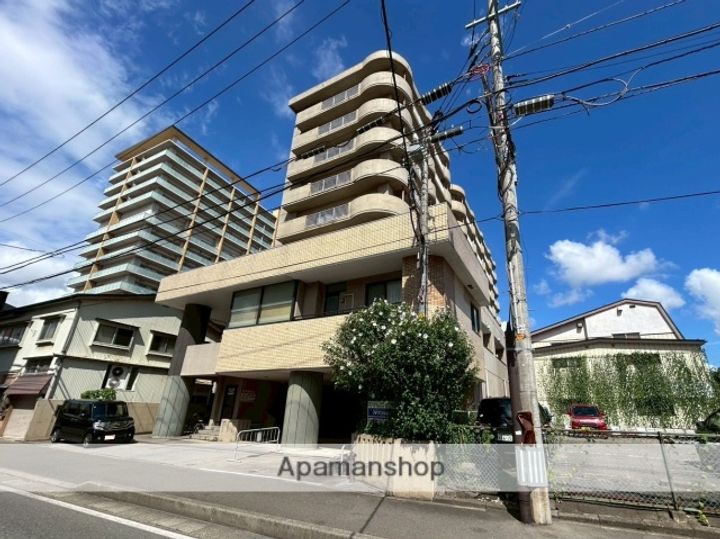 マンションパレロワイヤル205の外観