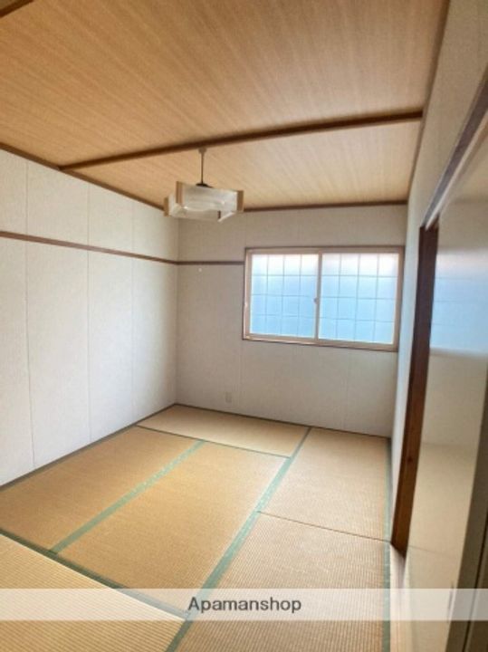 パープルⅡ2-2の居間