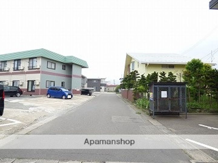 ベネフィシオの周辺