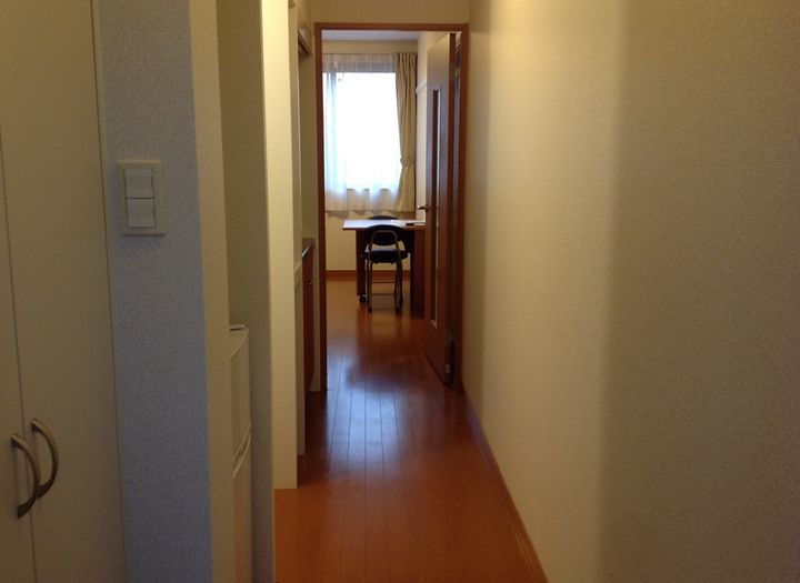 レオパレス横手こまち104の玄関