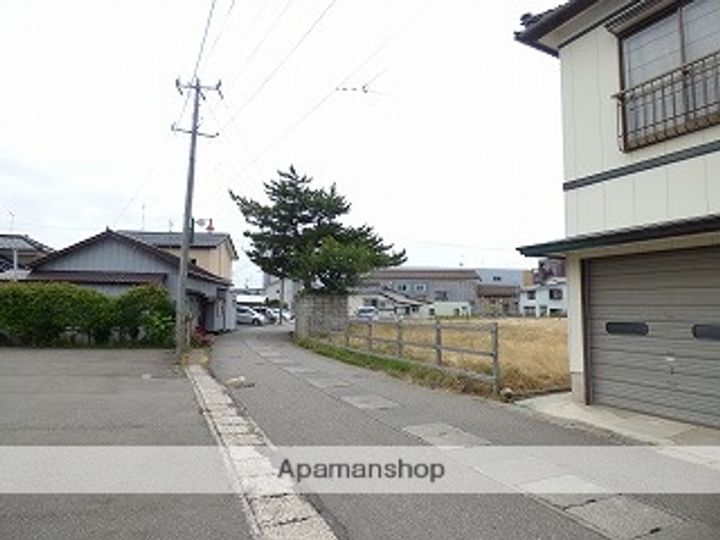 サンハイムの周辺