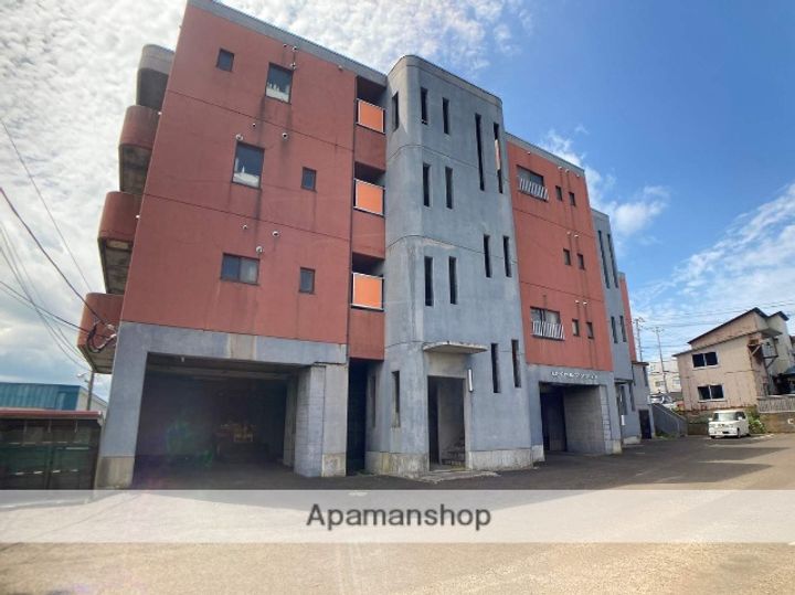 ロイヤルマンション205の外観