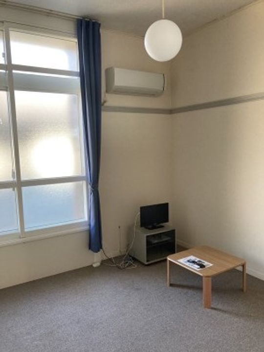 レオパレス東潟敷104の居間