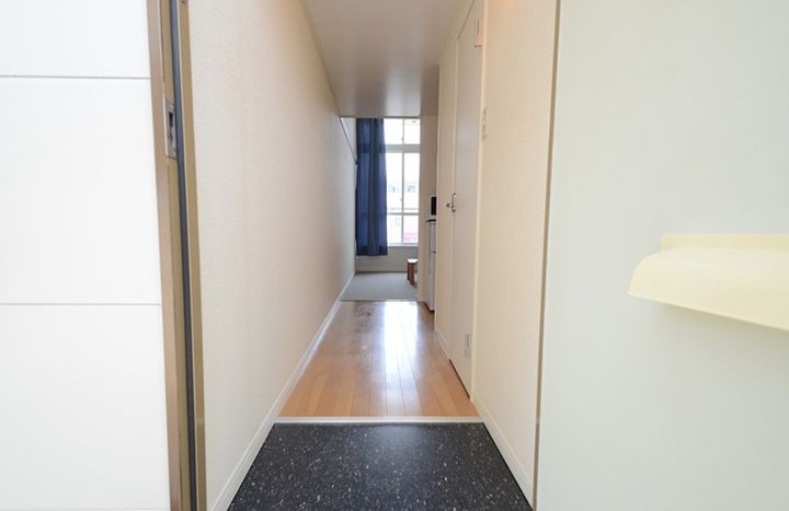 レオパレス東潟敷104の玄関