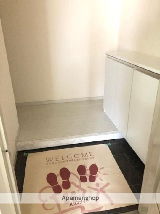 ヌーベル・ヴィエの玄関