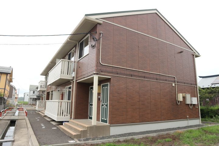 グランモア飯島の外観