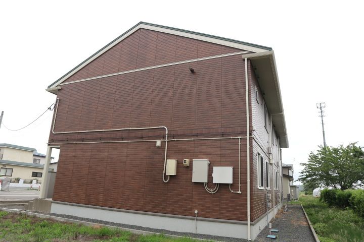 グランモア飯島の外観