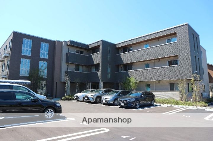 クレスティーク山王の外観