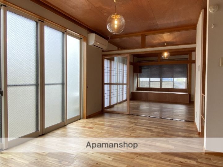 ミニシャルムⅡ102の居間