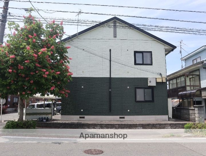 バリュージュ東通の外観