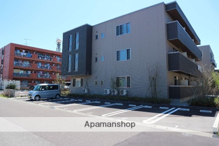 クレスティーク山王の外観