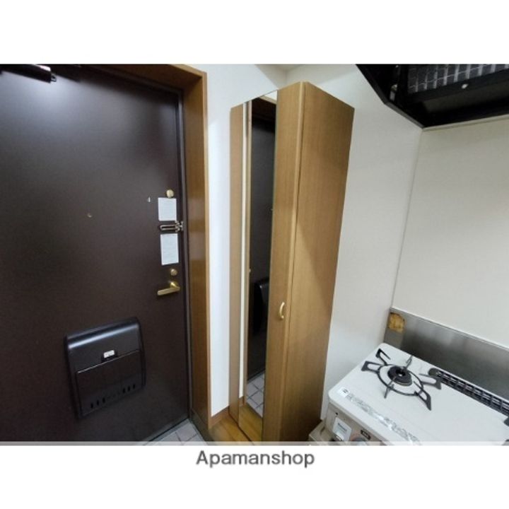 ラクラス青田南102の玄関