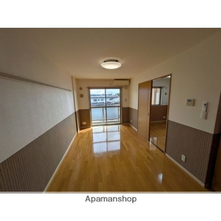 シャングリ・ラ千歳303の居間