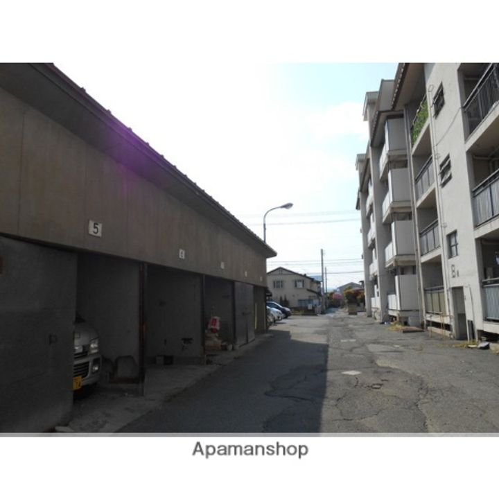 霞雅ビルB406の外観