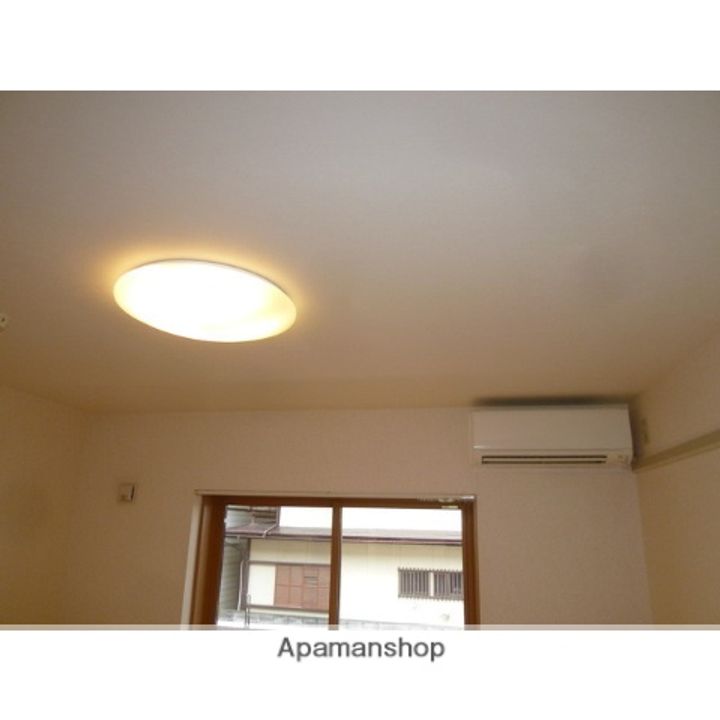 ファミーユ小白川206の内装