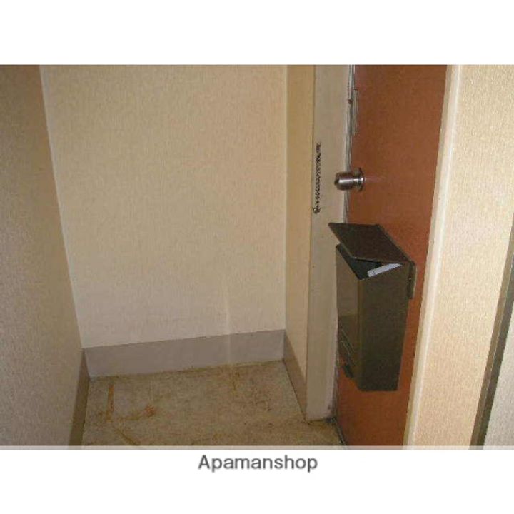 レジデンスひまわり105の玄関