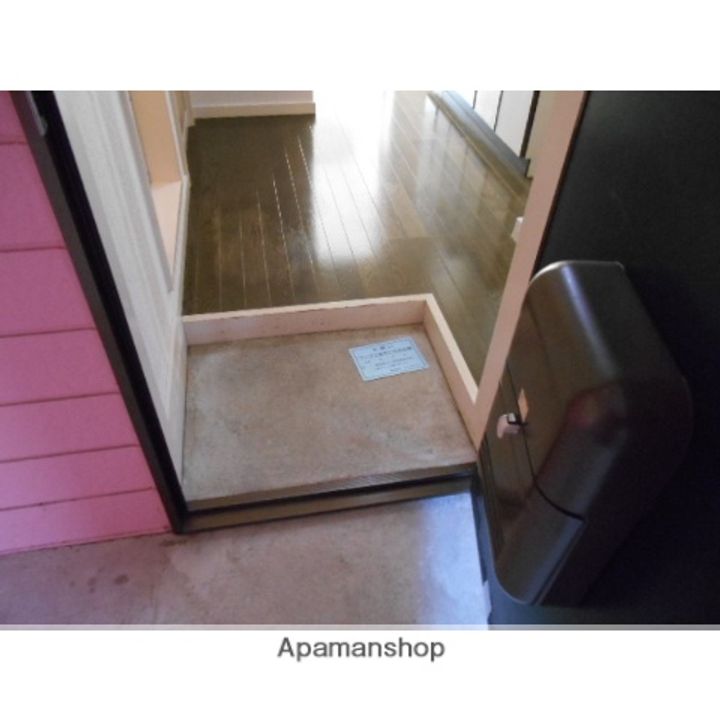 ザ・フューチャーハウス202の玄関