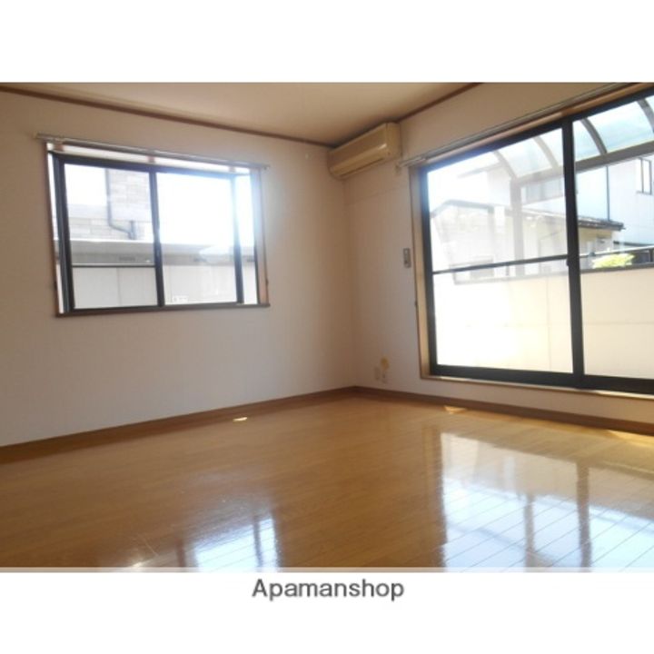 アークシティ花楯 B棟101の居間