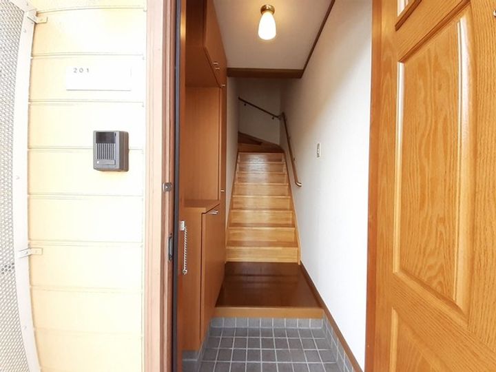 シャン・ド・フルールAの玄関