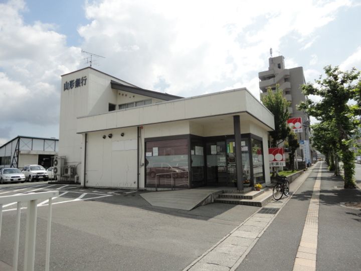 アシューレ成沢の周辺