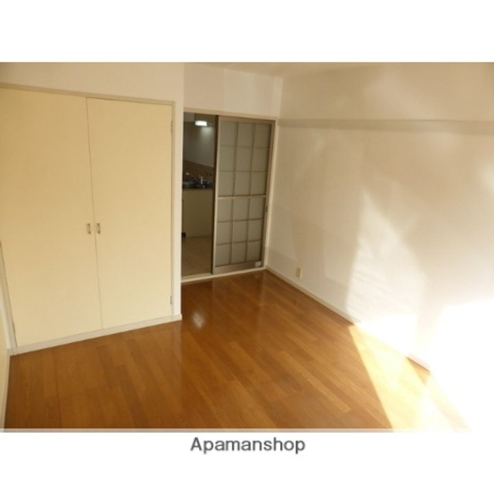 メゾン若草102の居間